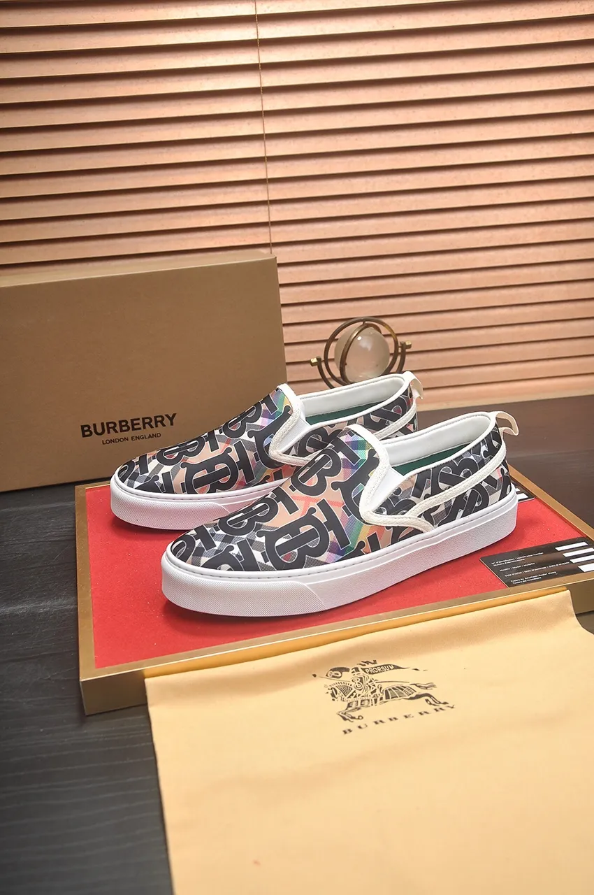 Men's shoes 💰400💶【Burberry】Classic low-top sneakers｜Imported cowhide with classic plaid fabric｜Sheepskin lining｜Original outsole｜Fine workmanship and comfortable to wear Size: 38-44 (customized at 45)